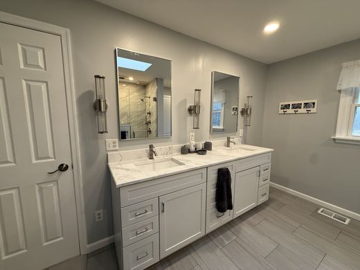 Master bath double vanity, remodel by RDH Construction
