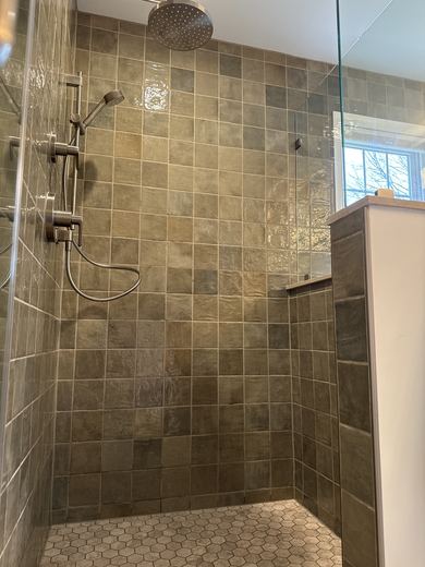 Tiled shower detail in a remodeled master bath, RDH Construction